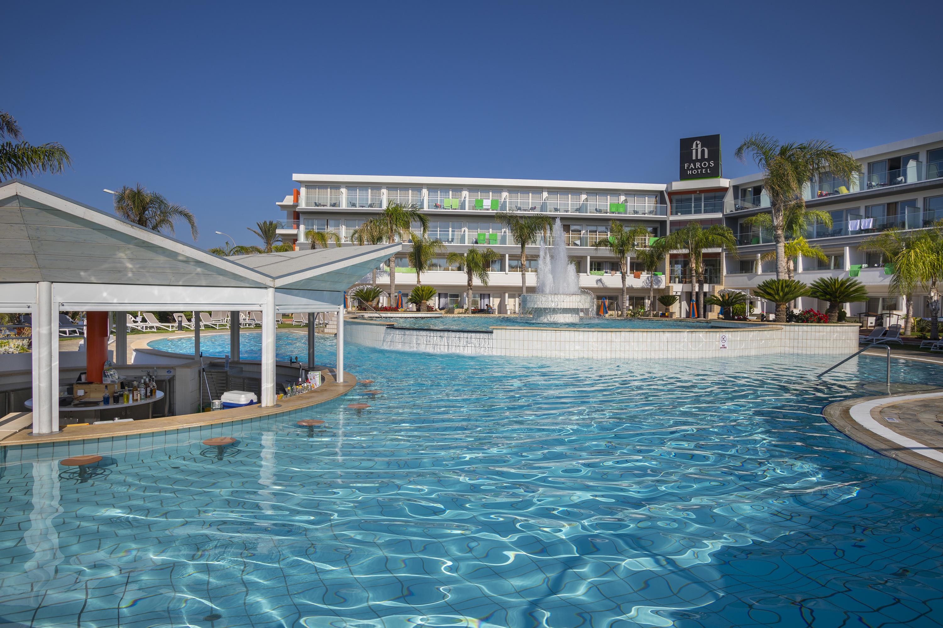 ฟารอส โฮเต็ล Hotel ไอยานาปา ภายนอก รูปภาพ