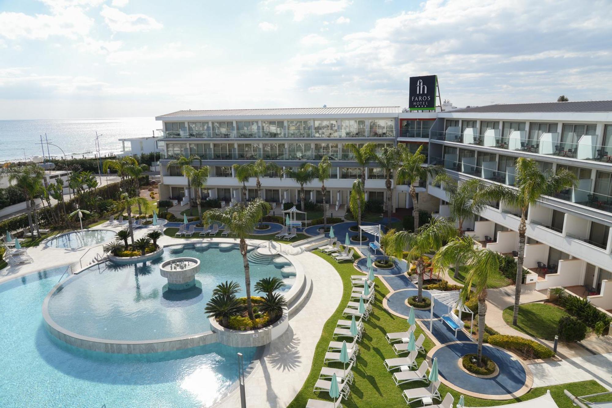 ฟารอส โฮเต็ล Hotel ไอยานาปา ภายนอก รูปภาพ